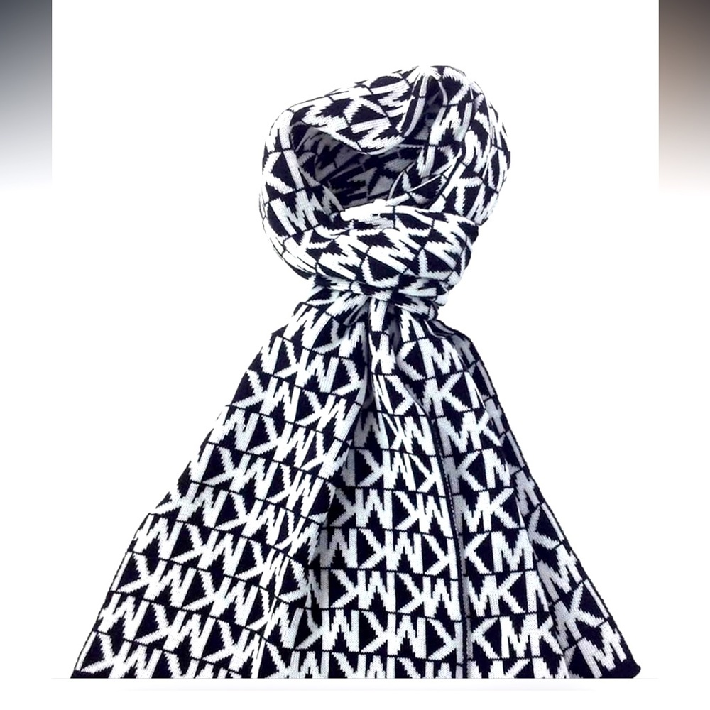 Michae Kors logo scarf